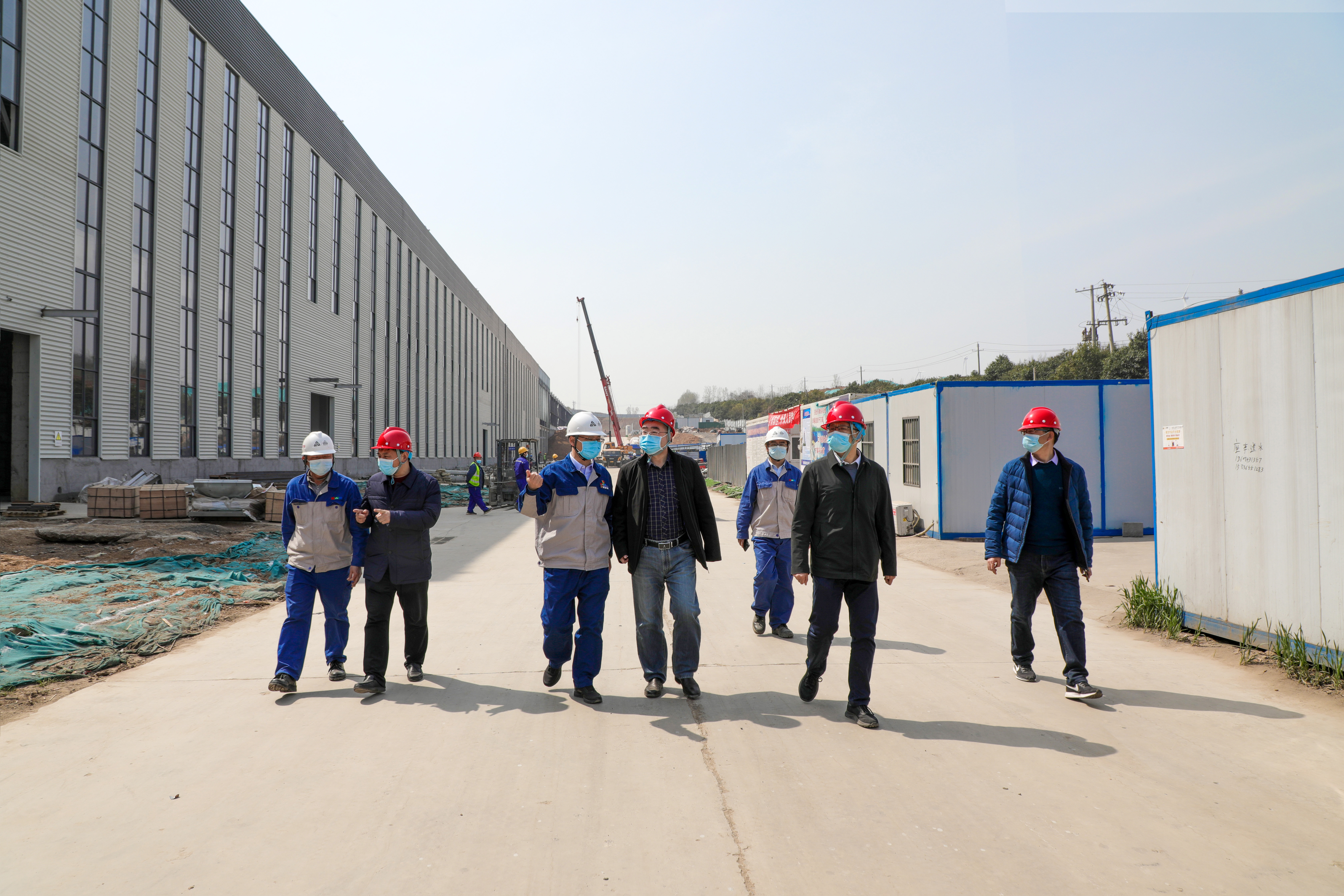 重要進展！許昌安彩熔窯大碹順利合攏