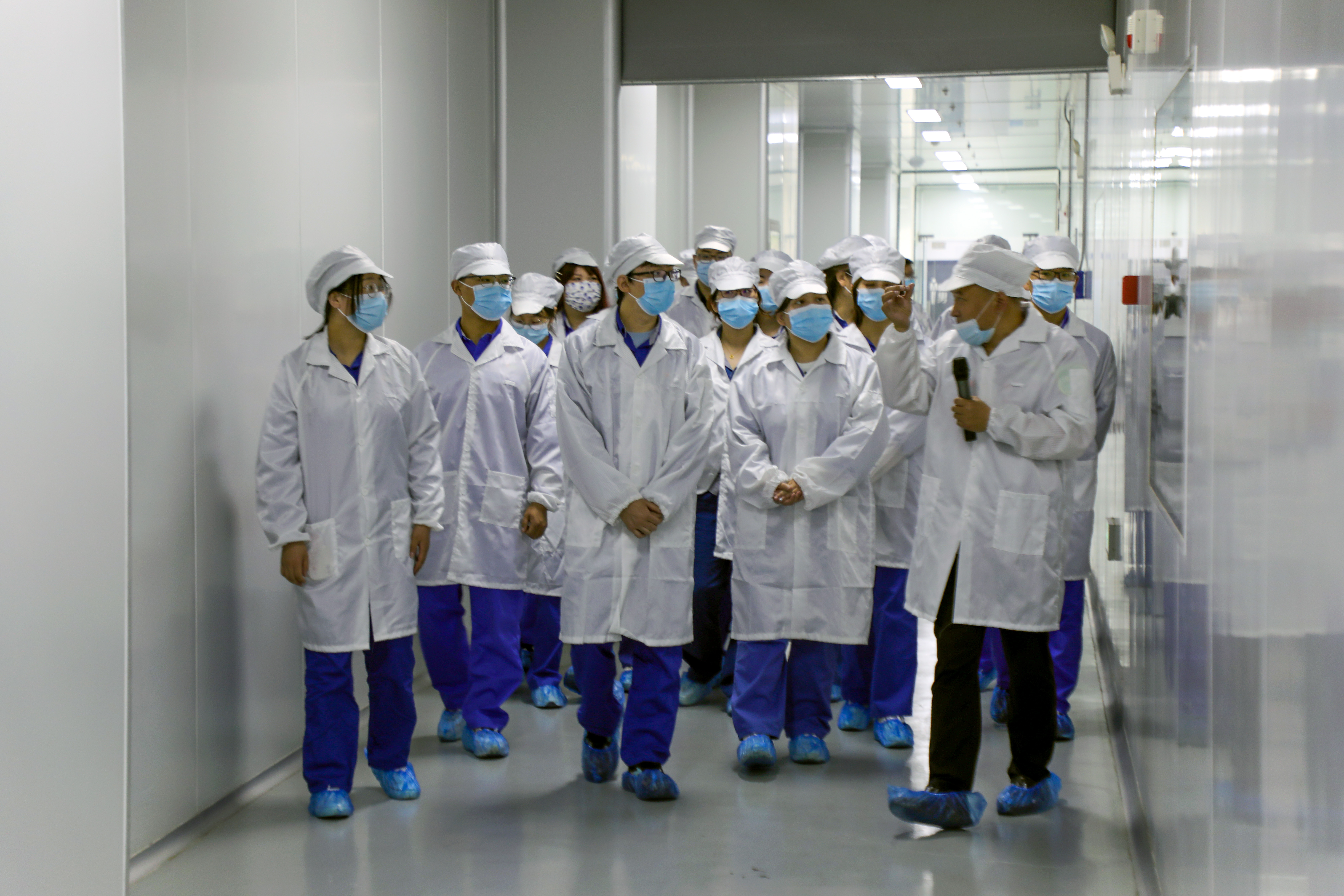 青春賽道 奮斗有光|安彩高科開(kāi)展青年員工座談會(huì)