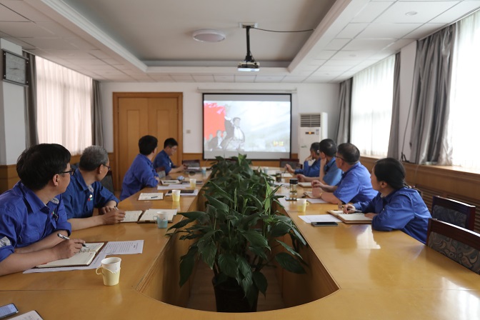 安彩朗朗讀書處，夏木蔭蔭正可人——安彩高科舉辦首期黨史學習教育專題讀書班