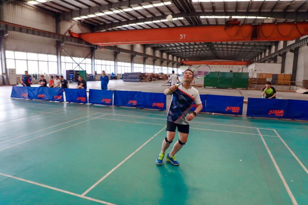 激情碰撞 羽球飛揚(yáng)——安彩高科工會舉辦2022年職工羽毛球比賽