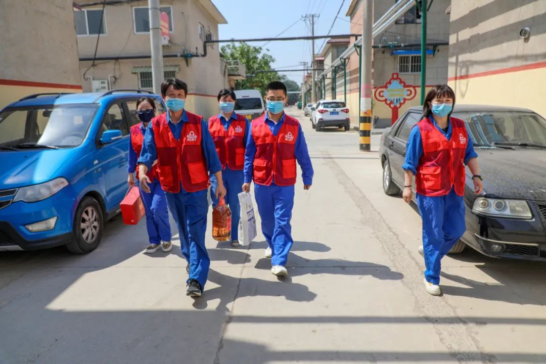 端午送溫暖 幫扶“粽”是情——安彩高科開展端午節(jié)走訪慰問(wèn)活動(dòng)